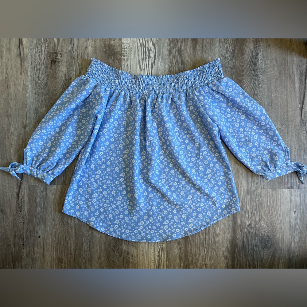 Rue21 Off The Shoulder Women’s Blouse. Perfect Condition. Size L.